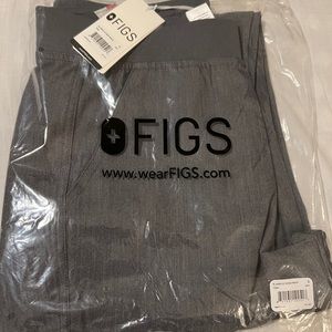 BNWT FIGS MEN AXIM CARGO SCRUB PANTS SMALL SIZE GRAPHITE COLOR